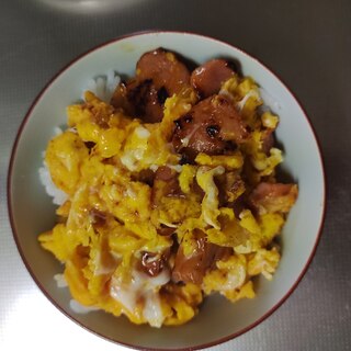 ベーコンエッグ丼